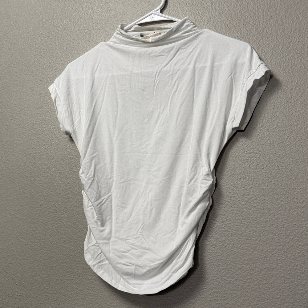 Amazon Mock Neck Crop Tee - Picture 11 of 14